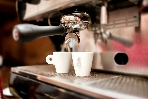 Découvrez comment entretenir et réparer votre machine à café